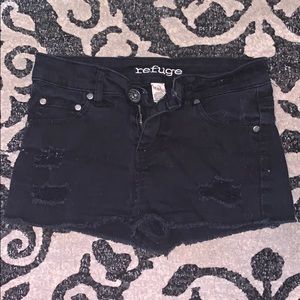 Refuge black shorts
